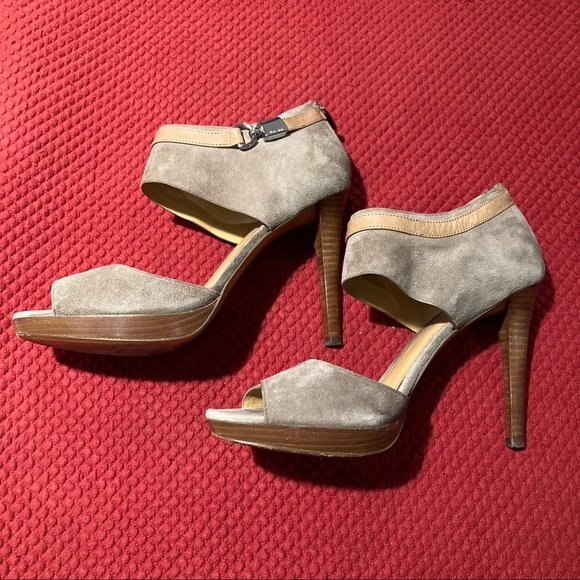 COACH Sz 10 Wexwood 1” Platform 4.5” Heels Suede Zip Back Closure Peep Toe Shoes - Picture 6 of 12